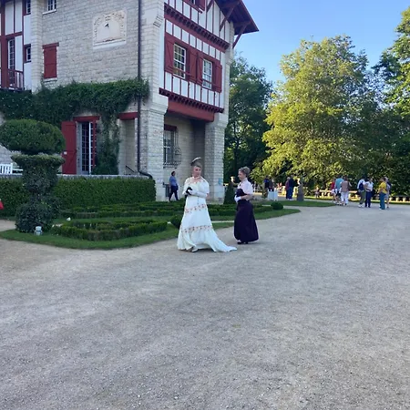 A La Colline De La Bergerie 公寓 康博莱班